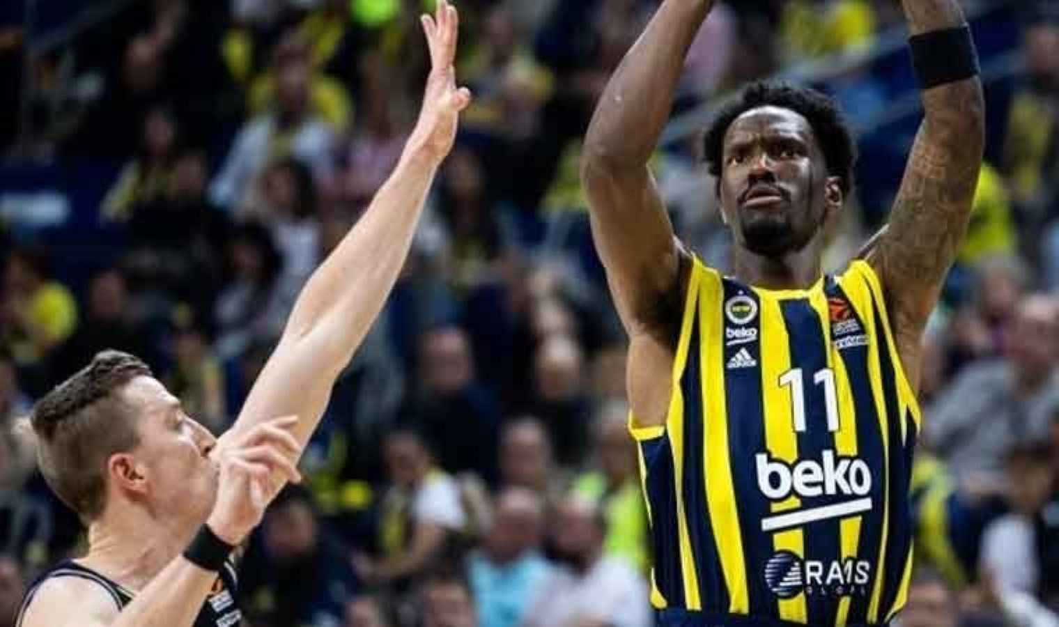 Nigel Hayes-Davis EuroLeague'de tarih yazdı - Son Dakika Spor Haberleri