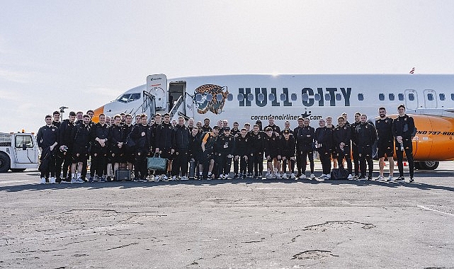 “Tigers Turda” eğitim kampı Hull City'nin Corendon uçağıyla Antalya Havalimanı'nda - SPOR